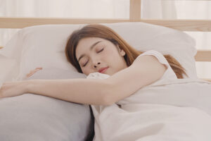 Những thói quen khi ngủ tốt và không tốt tới sức khỏe bạn nên biết